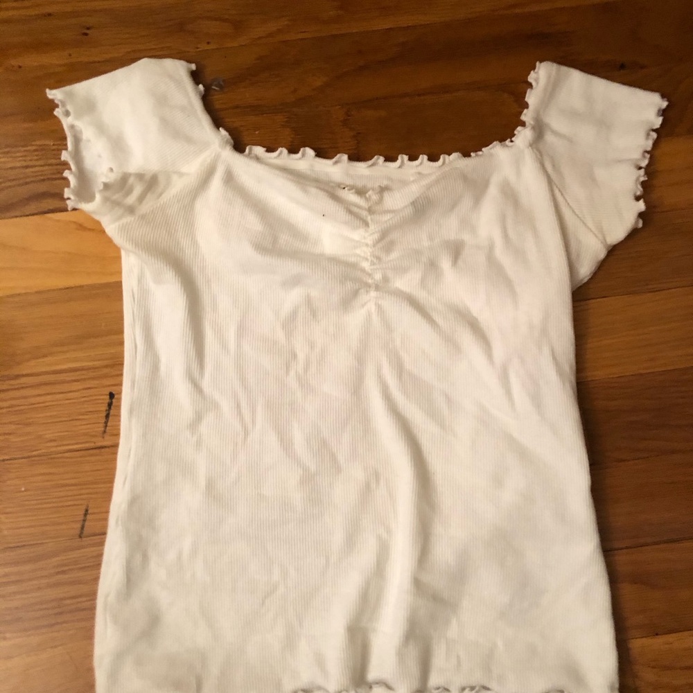 hollister off the shoulder w ruffles